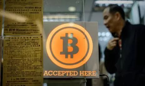 彭博社报道，交易员积极涌入杠杆ETF和黄金以应对市场波动