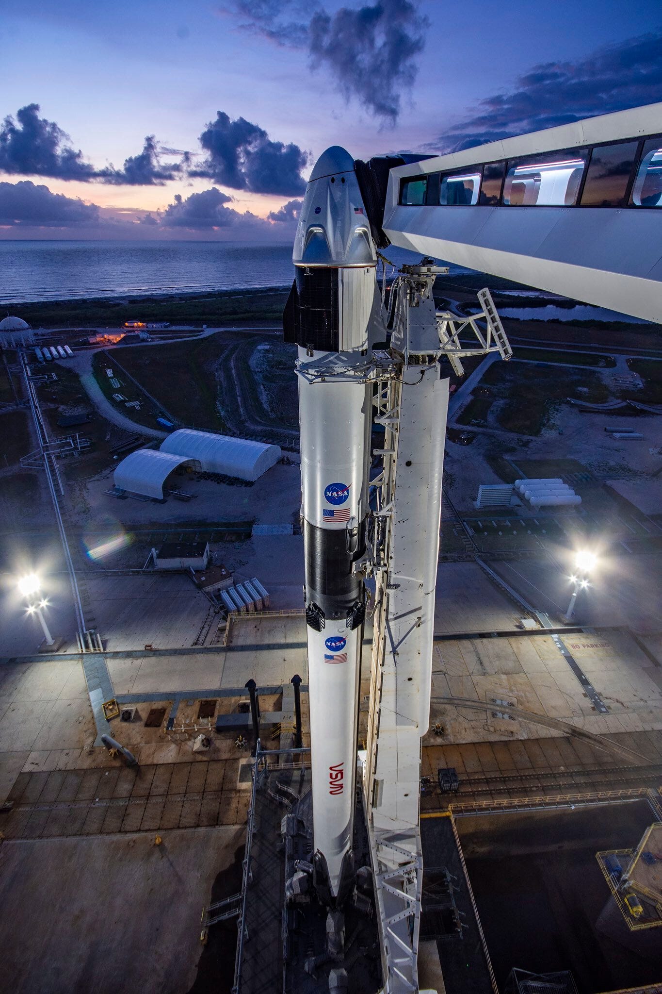 由加密货币投资者资助的SpaceX飞行器首次发射载人极地轨道飞行